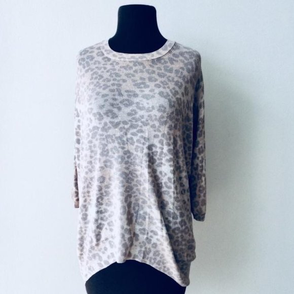 Anthropologie Wilfred Leopard Print Grey Cream High Low Sweater sz XS EUC - Picture 2 of 9